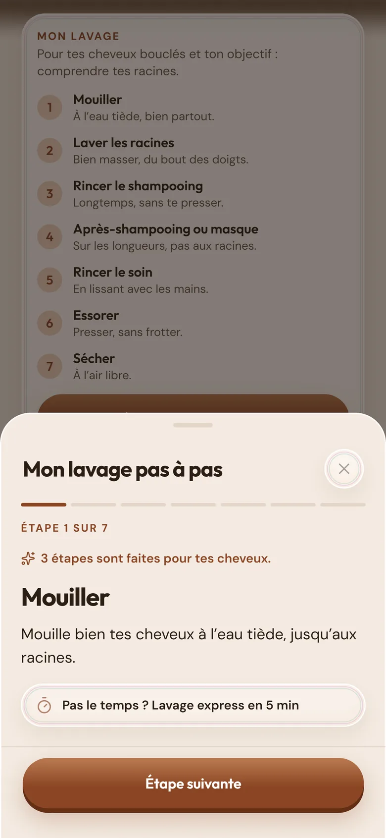 Le lavage guidé, étape 1 sur 7 : mouiller, avec le choix du lavage express en 5 minutes.